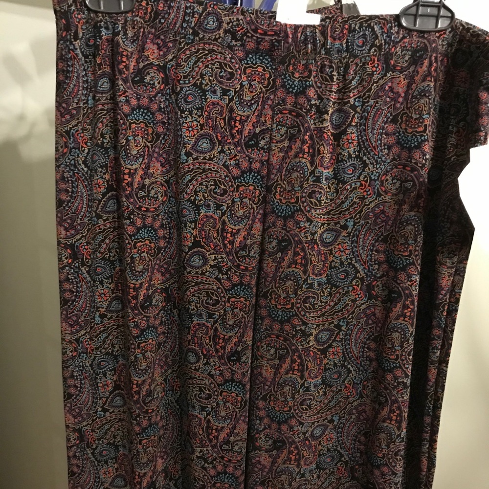 Coldwater Creek paisley print travel knit pants